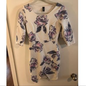 NWT White Floral Windsor Dress Small